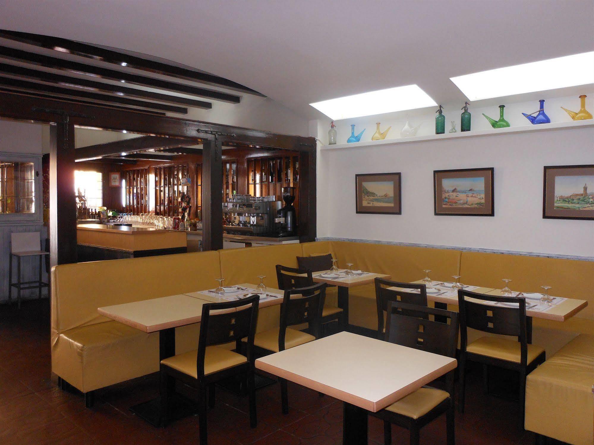 Hostal Can Pou Vidreres Exterior foto
